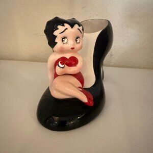 Vintage BETTY BOOP SIT ON HIGH HEEL CERAMIC